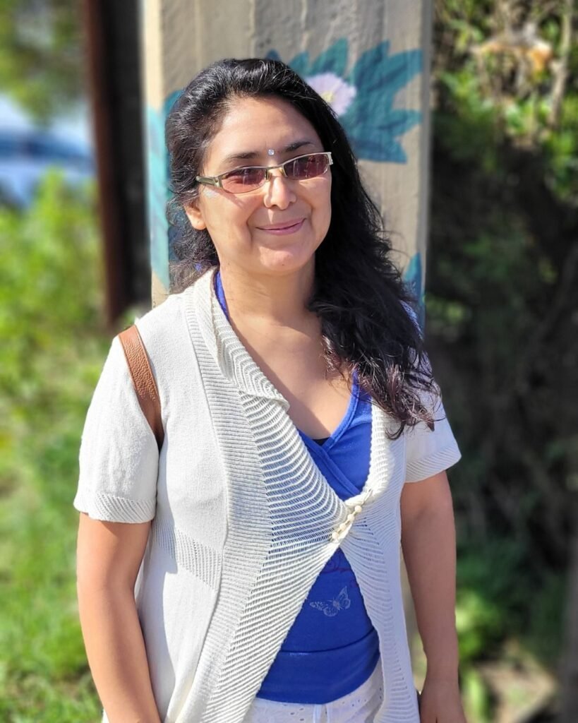 paula graciela villa profesora de yoga y tantra